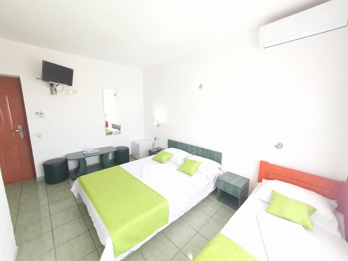 Vila Fery Costinesti Luaran gambar