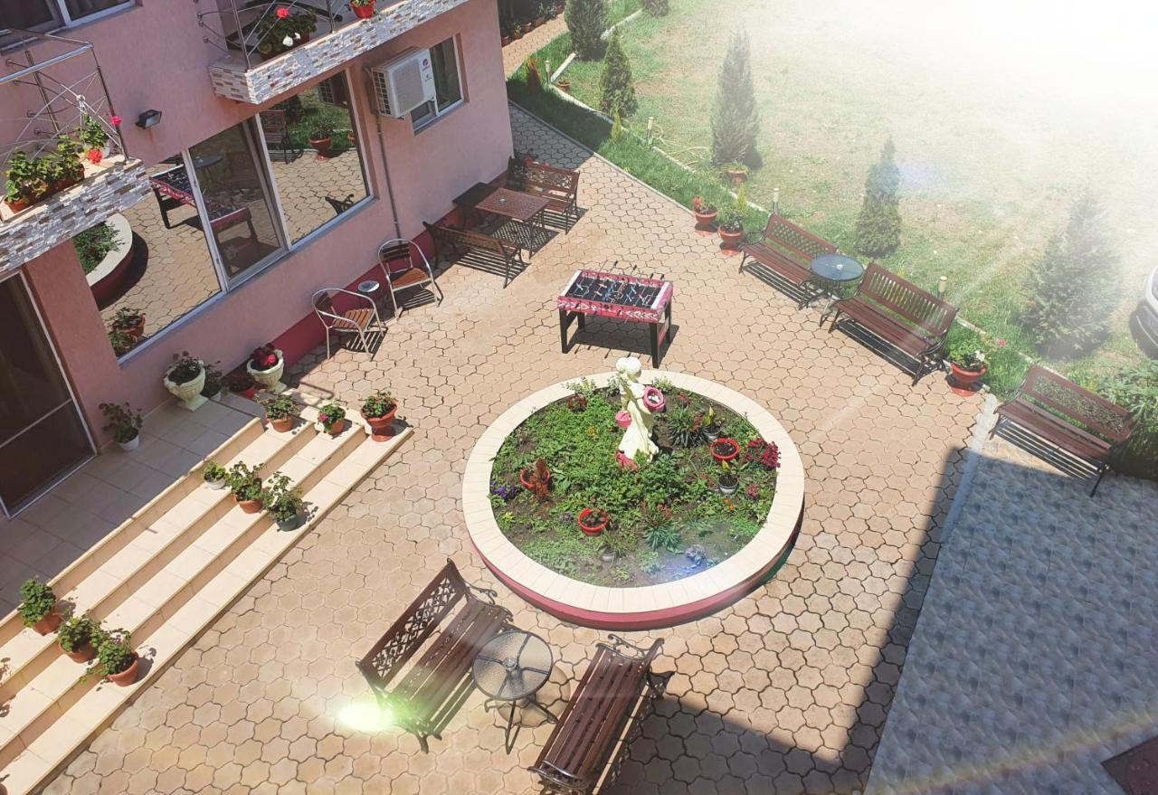Vila Fery Costinesti Luaran gambar